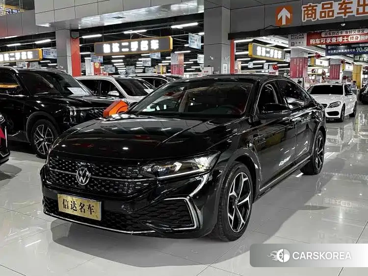 Volkswagen Passat 2026 Черный из Китая, фото 3
