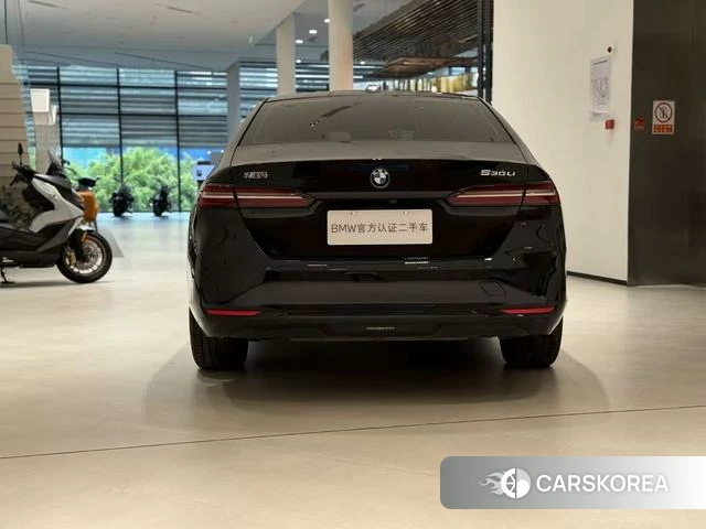 BMW 5 series 2024 Черный из Китая, фото 3