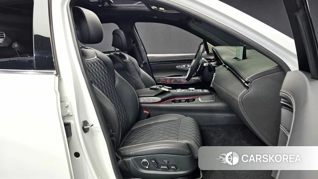 Genesis GV70 2023 Белый из Кореи, фото 3
