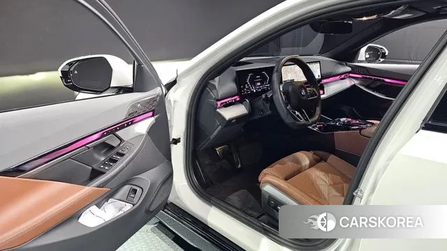 BMW 5 Series (G60) id 3217388 из Кореи 3