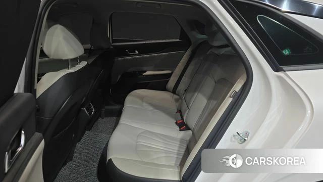 Kia The New K5 Hybrid 3rd generation 2023 Белый из Кореи, фото 3