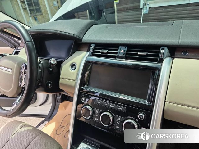 Land Rover Discovery 5 2020 Жемчужный цвет из Кореи, фото 3