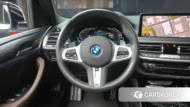 BMW X3 (G01) 2023 Светло-серебряный цвет из Кореи, фото 3