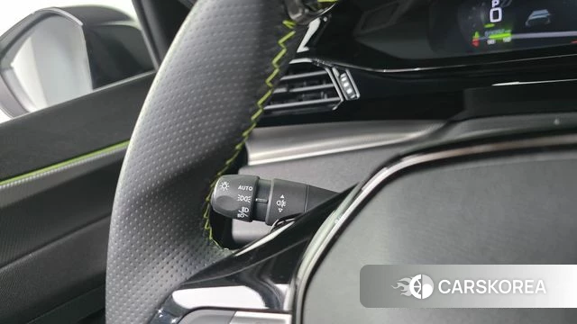 Peugeot 308 Third generation 2023 Белый из Кореи, фото 3