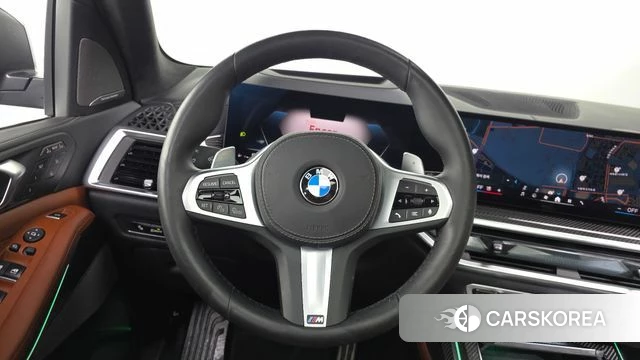 BMW X7 (G07) 2025 Черный из Кореи, фото 3
