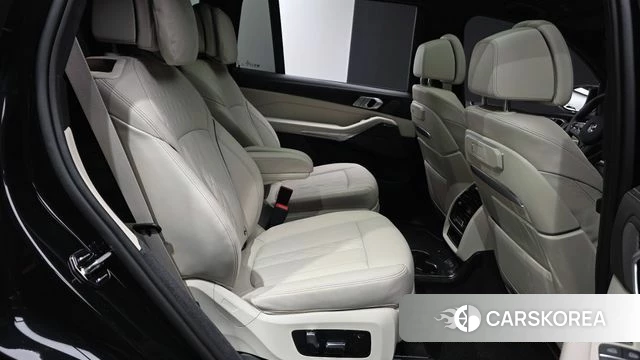 BMW X7 (G07) 2025 Черный из Кореи, фото 3