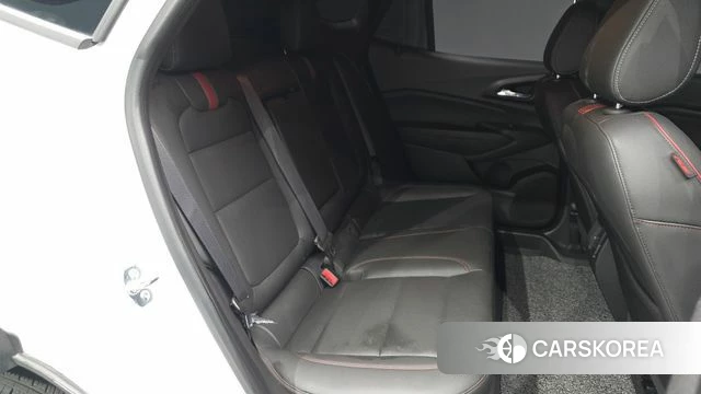 Chevrolet (GM Daewoo) Trax Crossover 2024 Белый из Кореи, фото 3
