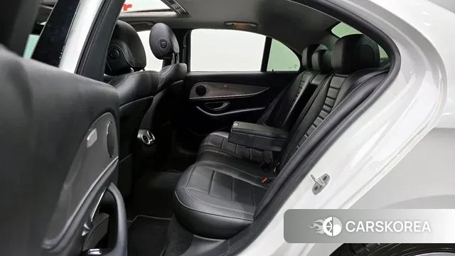 Mercedes-Benz E-Class W213 2019 Белый из Кореи, фото 3