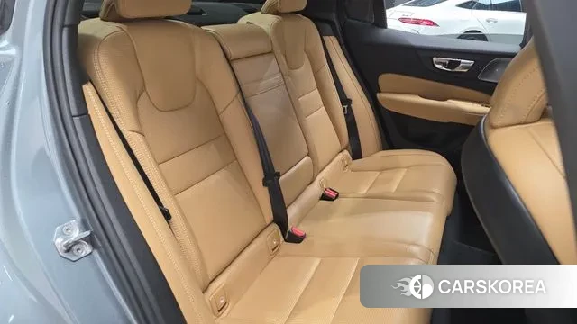 Volvo S60 3rd generation 2019 Светло-серебряный цвет из Кореи, фото 3