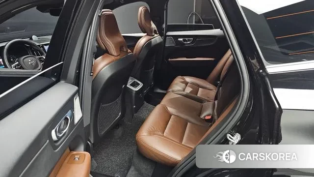 Volvo XC60 second Generation 2024 Черный из Кореи, фото 3