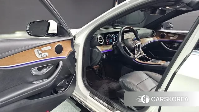 Mercedes-Benz E-Class W213 2021 Белый из Кореи, фото 3