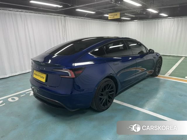 Tesla Model 3 2024 Синий из Китая, фото 3