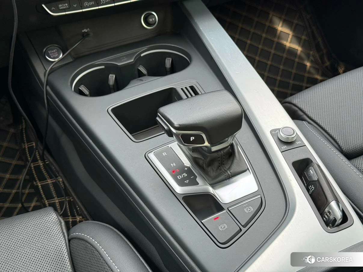 Audi A4L 2021 Белый из Китая, фото 3