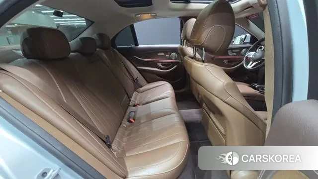 Mercedes-Benz E-Class W213 2019 Серебряный из Кореи, фото 3