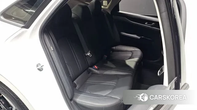 Kia The New K5 3rd generation 2024 Белый из Кореи, фото 3