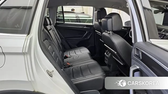 Volkswagen Tiguan second Generation 2019 Белый из Кореи, фото 3