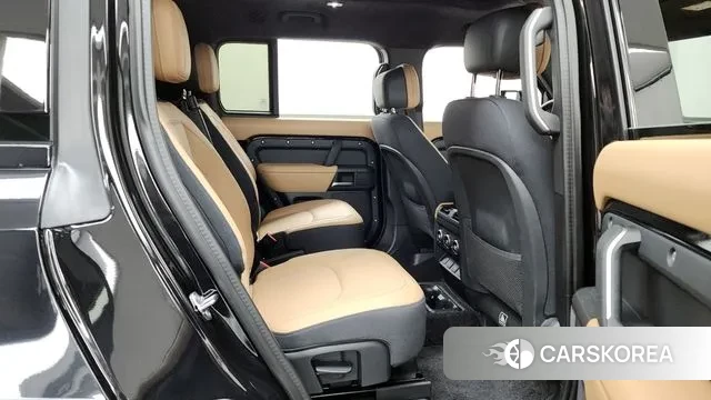 Land Rover Defender (L663) 2025 Черный из Кореи, фото 3