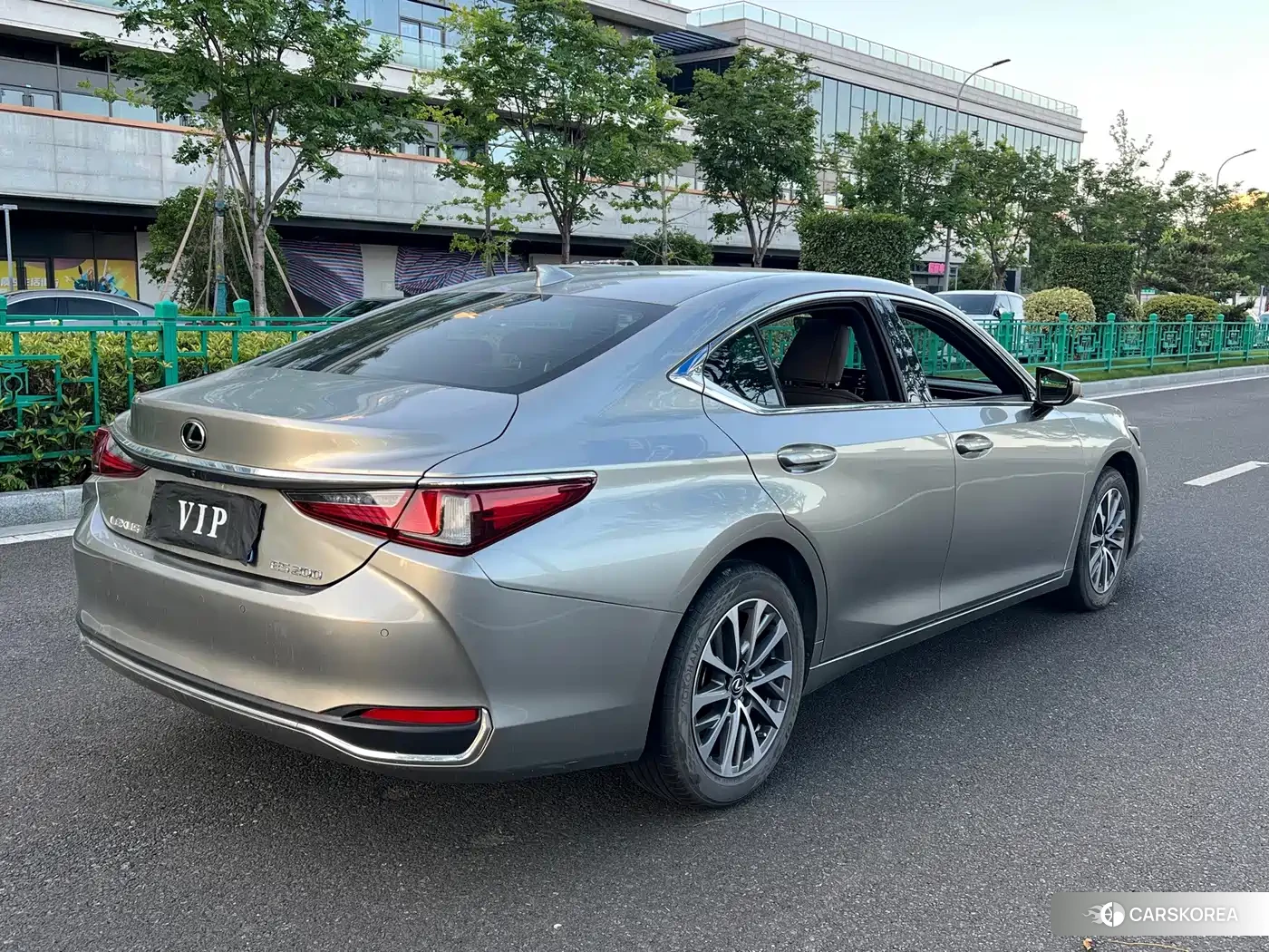 Lexus ES 2022 Silver/gray из Китая, фото 3