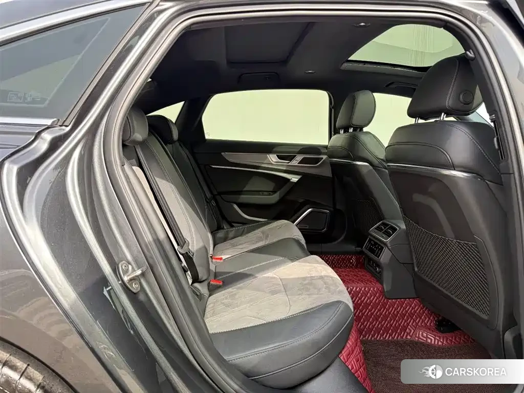 Audi A6L 2023 Silver/gray из Китая, фото 3