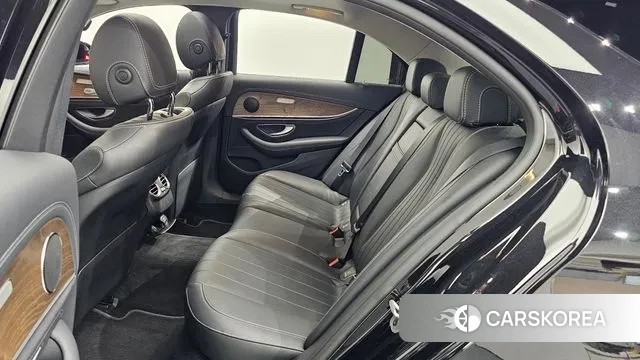 Mercedes-Benz E-Class W213 2019 Черный из Кореи, фото 3