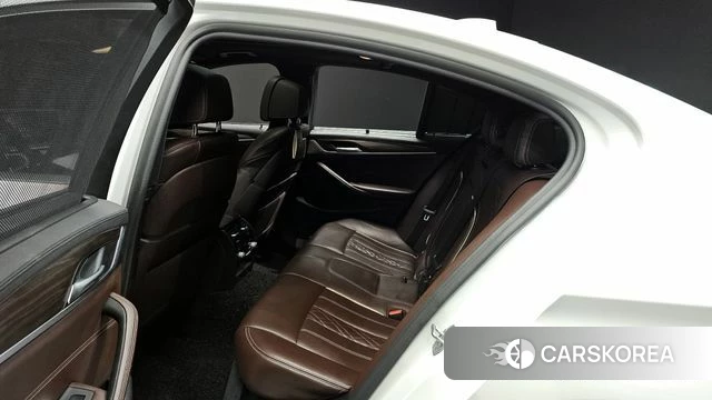 BMW 5 Series (G30) 2019 Белый из Кореи, фото 3