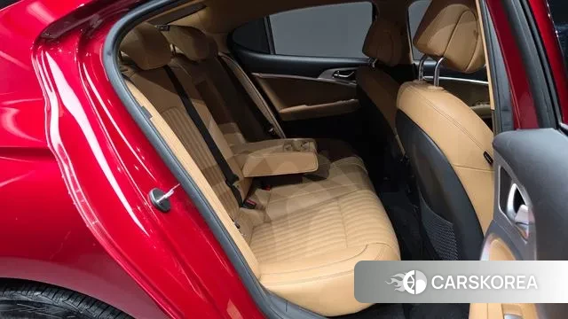 Genesis The New G70 2022 Красный из Кореи, фото 3