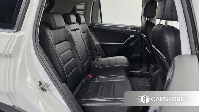 Volkswagen Tiguan second Generation 2020 Белый из Кореи, фото 3