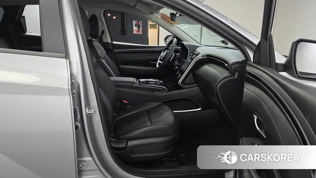 Hyundai Tucson (NX4) 2021 Серебряный из Кореи, фото 3