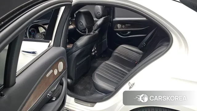 Mercedes-Benz E-Class W213 2022 Белый из Кореи, фото 3