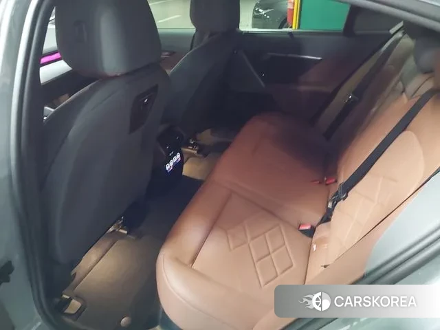 BMW 5 Series (G60) 2024 Серый из Кореи, фото 3