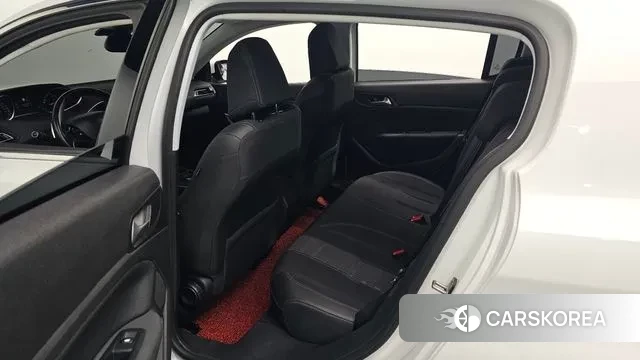 Peugeot 308 second generation 2018 Белый из Кореи, фото 3