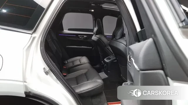 Volvo XC60 second Generation 2021 Белый из Кореи, фото 3