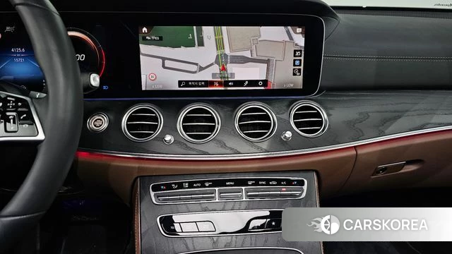 Mercedes-Benz E-Class W213 2023 Белый из Кореи, фото 3