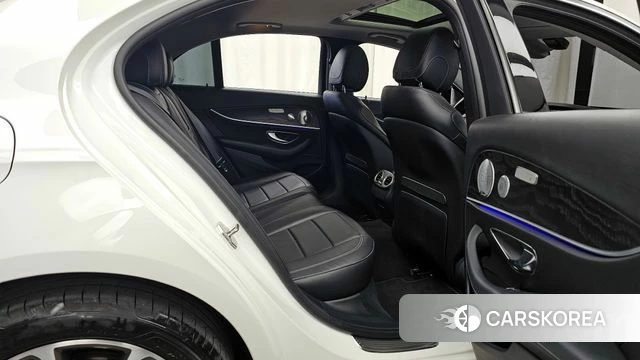 Mercedes-Benz E-Class W213 2018 Белый из Кореи, фото 3