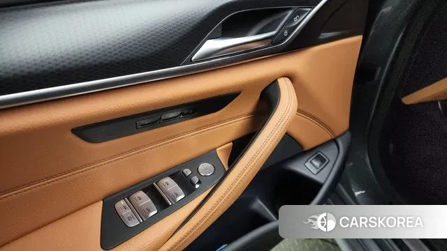 BMW 5 Series (G30) 2023 Серый из Кореи, фото 3