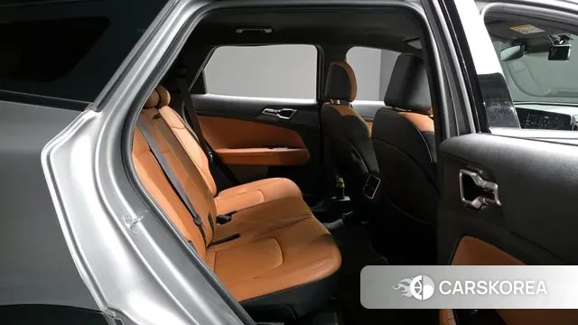 Kia Sportage 5th Generation 2021 Серебристо-серый из Кореи, фото 3