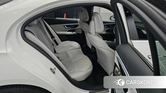 Mercedes-Benz E-Class W214 2025 Белый из Кореи, фото 3