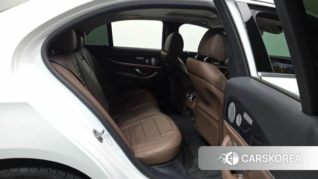 Mercedes-Benz E-Class W213 2019 Белый из Кореи, фото 3