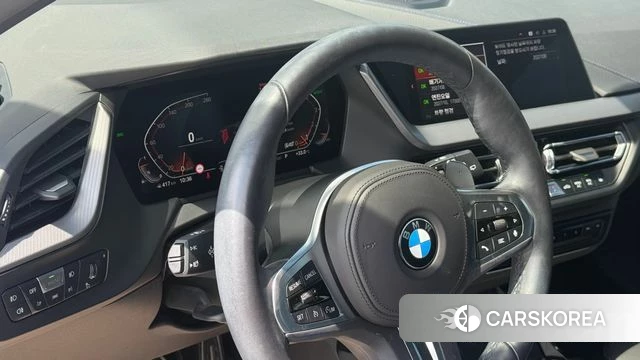 BMW 1 Series (F40) 2023 Белый из Кореи, фото 3