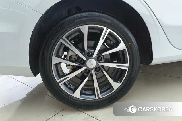 Geely Automobile Emgrand 2025 Белый из Китая, фото 3
