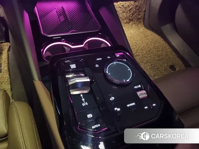 BMW 5 Series (G60) 2024 Серебристо-серый из Кореи, фото 3