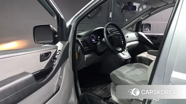 Hyundai The New Grand Starex 2018 Серебристо-серый из Кореи, фото 3