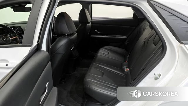 Hyundai Avante Hybrid (CN7) 2022 Белый из Кореи, фото 3