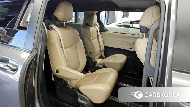 Toyota Sienna 4th Generation 2021 Серый из Кореи, фото 3