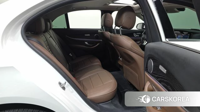 Mercedes-Benz E-Class W213 2020 Белый из Кореи, фото 3