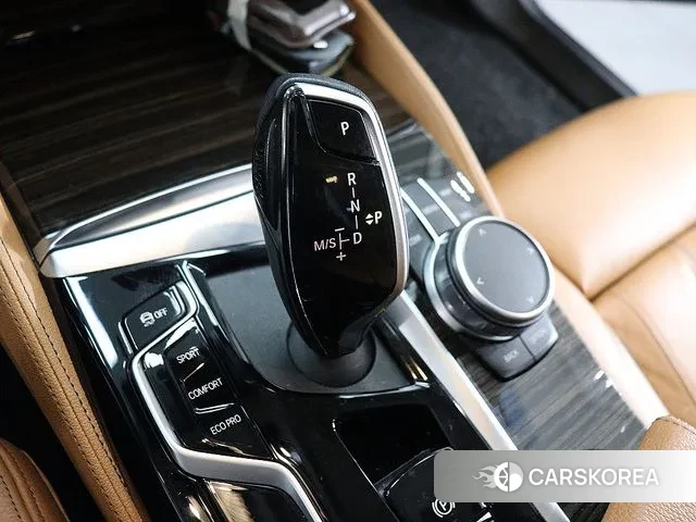 BMW 5 Series (G30) 2020 Белый из Кореи, фото 3