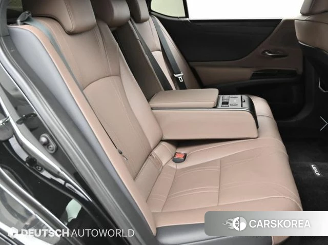 Lexus ES300h 7th generation 2025 Черный из Кореи, фото 3