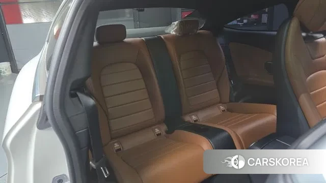 Mercedes-Benz C-Class W205 2019 Белый из Кореи, фото 3