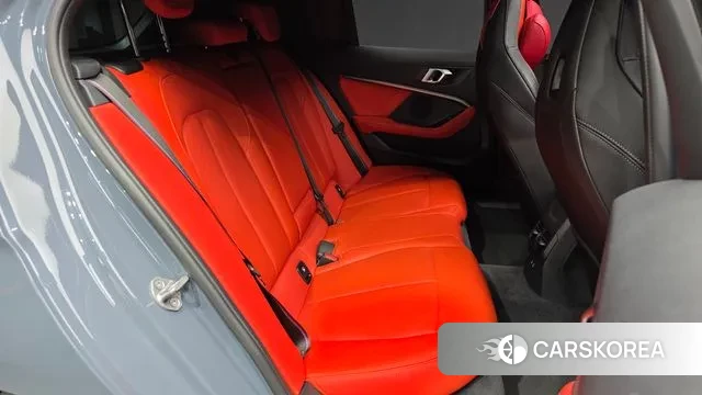 BMW 1 Series (F40) 2021 Светло-серебряный цвет из Кореи, фото 3