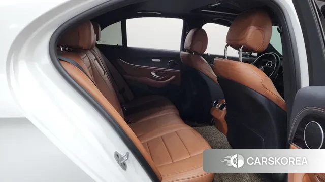 Mercedes-Benz E-Class W213 2021 Белый из Кореи, фото 3